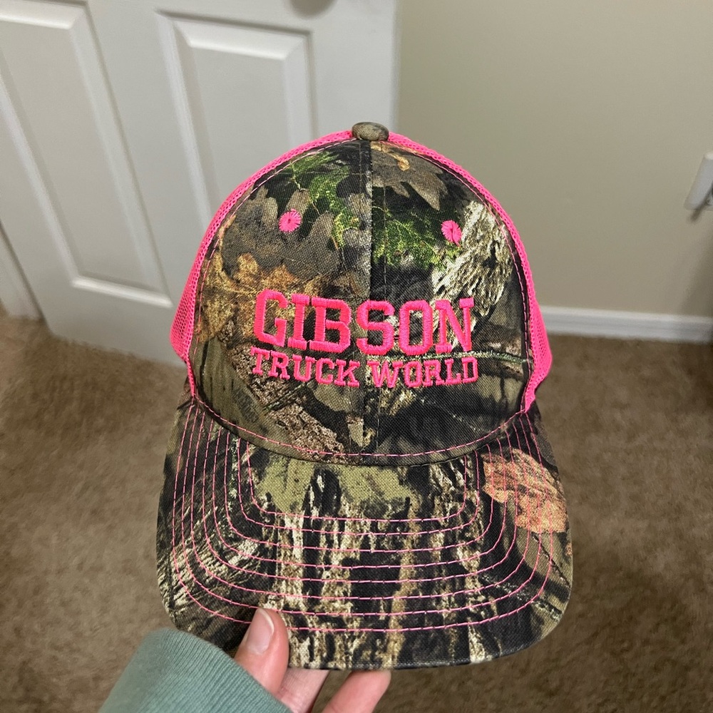 Gibson Women’s Camouflage Hat with Pink Highlights